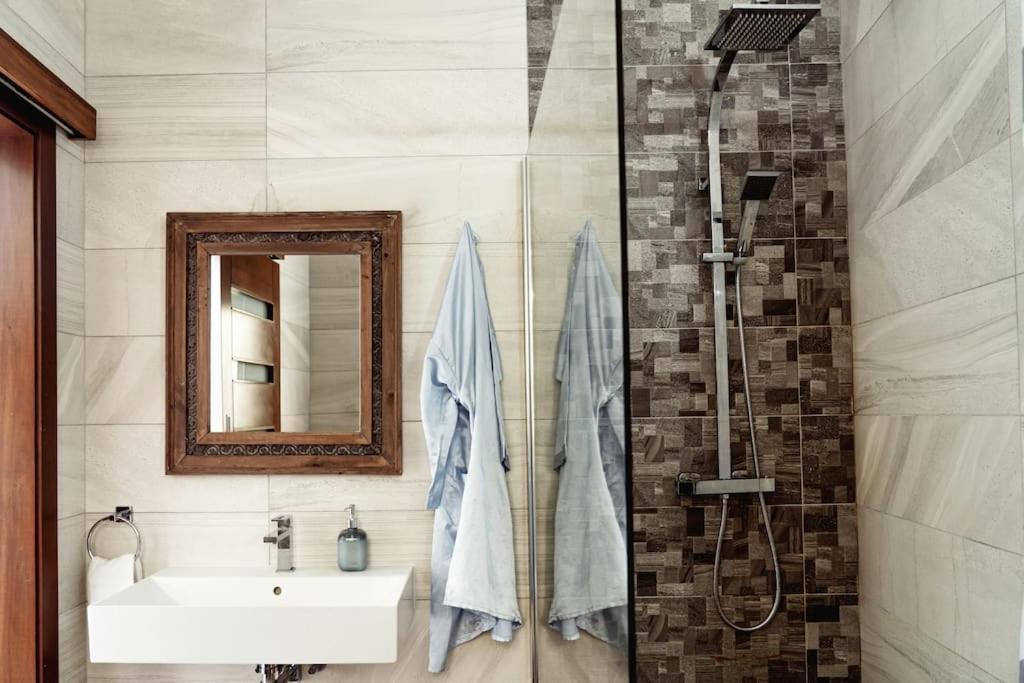 Апартаменты Luxury Designer Penthouse With Private Jacuzzi Слима Экстерьер фото